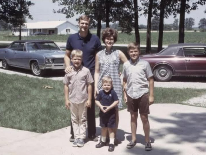 reinholt-family-old-picture