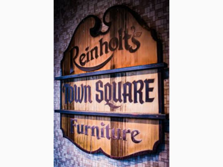 old.reinholts.sign_store
